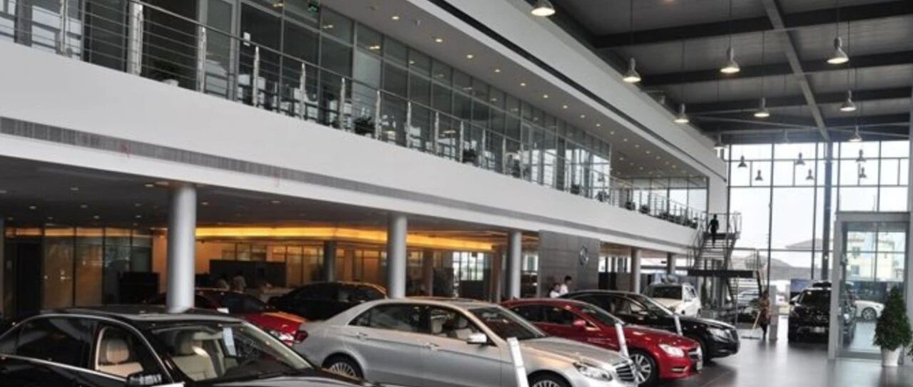 四川女司机刚买的新车就要退货，女子：太贵了开不起，1公里要1万元！