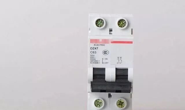 斷路器如何接線？是左零右火嗎？的圖4