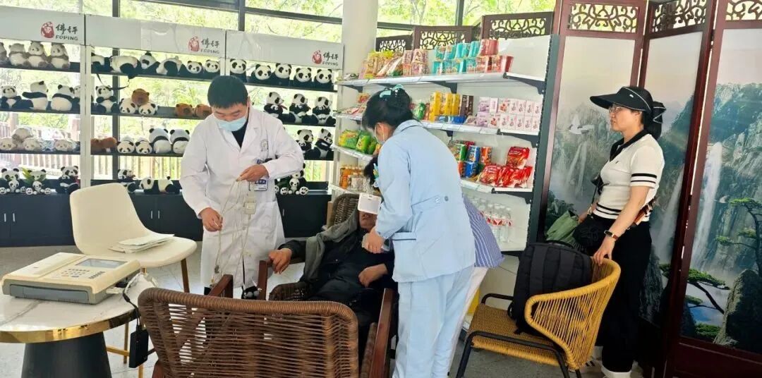 “佛坪，我赞美你！”西安游客深情告白佛坪志愿者，原因是……