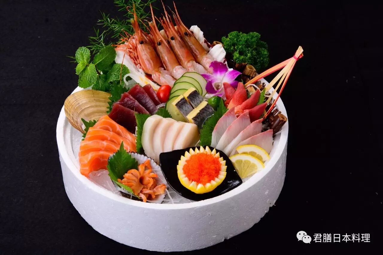 君膳豪华刺身拼盘888元