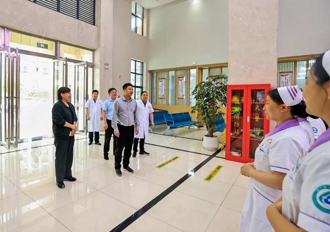 县长陈洋走访慰问一线医护人员 - 湖口县人民政府网站