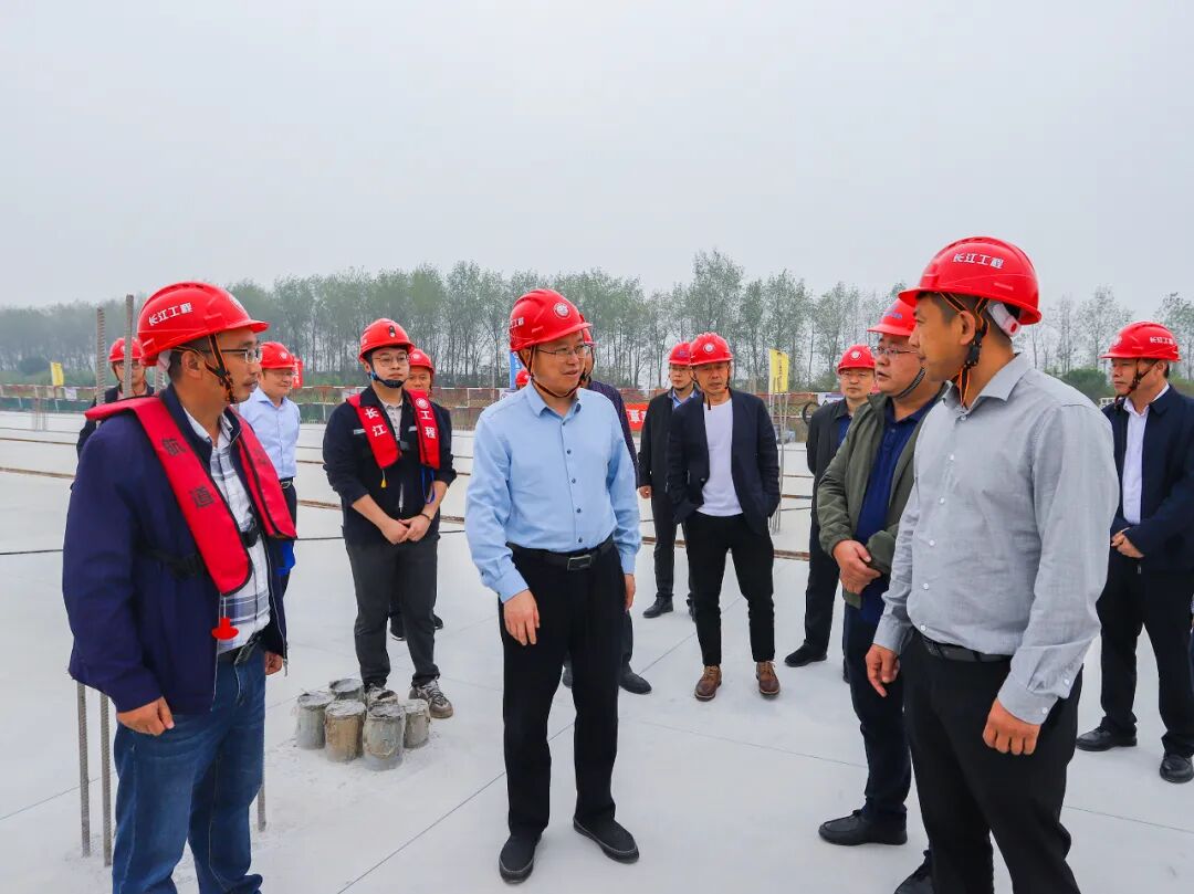 九江港湖口港区银砂湾作业区综合码头和公用码头工程项目现场,鲍成庚