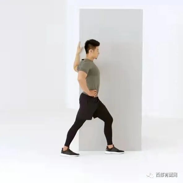 练器械怎么呼吸请看兵哥哥的专项训练——全方位胸部雕刻练习_https://www.jmylbn.com_新闻资讯_第13张