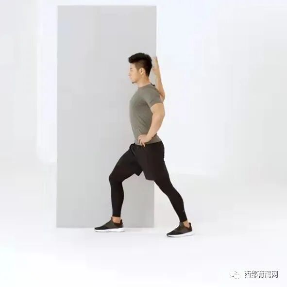 练器械怎么呼吸请看兵哥哥的专项训练——全方位胸部雕刻练习_https://www.jmylbn.com_新闻资讯_第12张