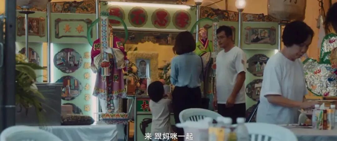 中年女人梦见自己流鼻血_中年流鼻血梦见女人什么意思_梦到女人流鼻血是什么预兆