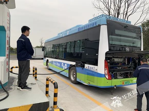 重庆汽车产业链调查充电站换电站加氢站 新能源“新基建”加速度