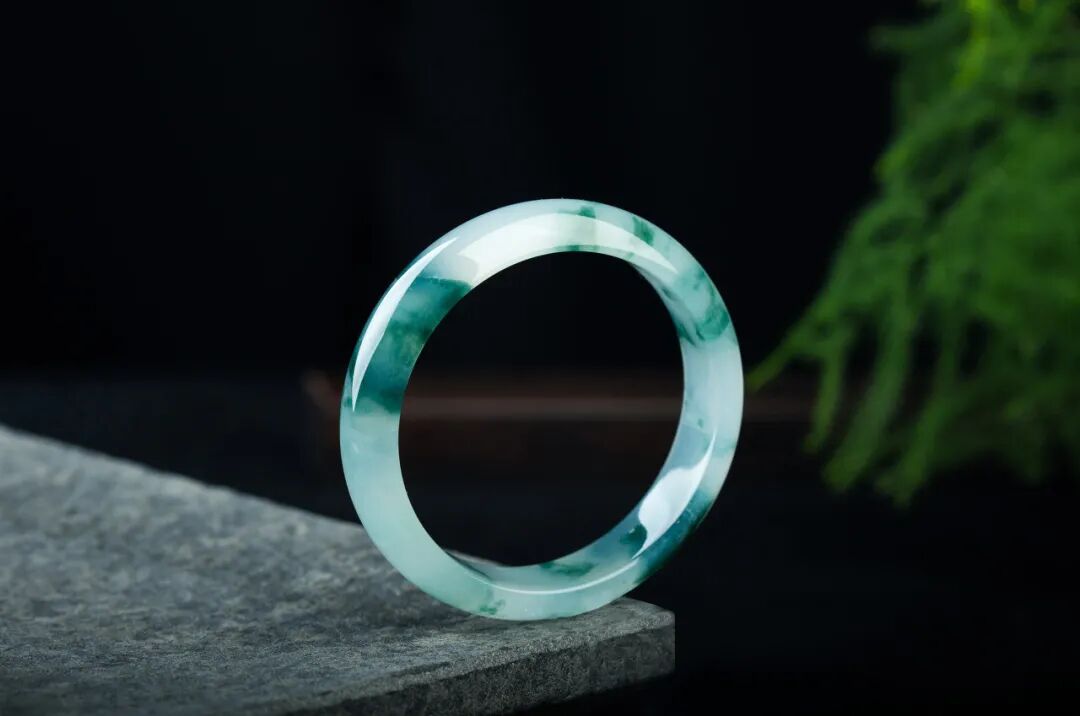 据说，翡翠中这两种贵族种类比钻石还贵！你见过吗？