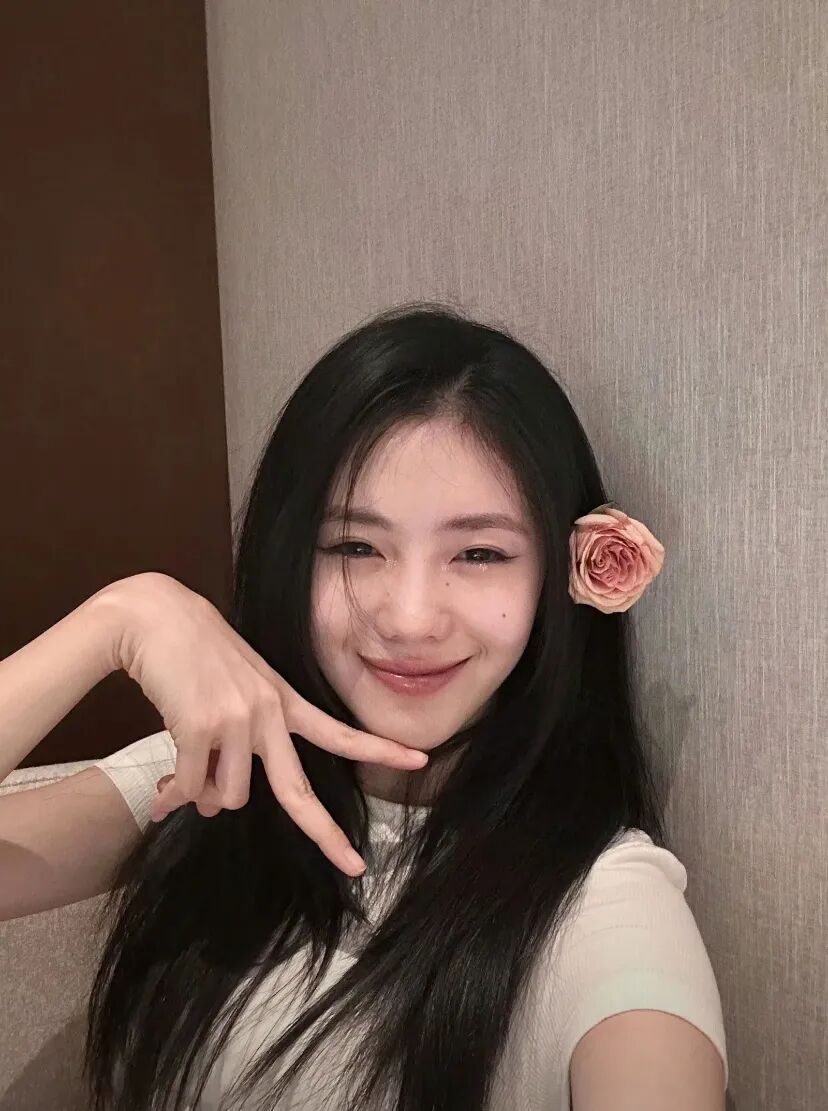 𝙬𝙖𝙡𝙡𝙥𝙖𝙥𝙚𝙧壁纸｜刘浩存（20张）