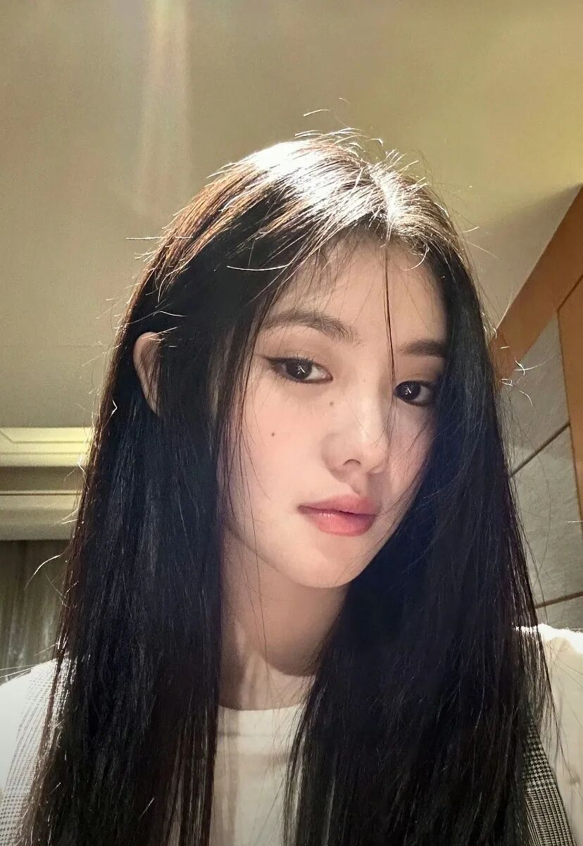 𝙬𝙖𝙡𝙡𝙥𝙖𝙥𝙚𝙧壁纸｜刘浩存（20张）