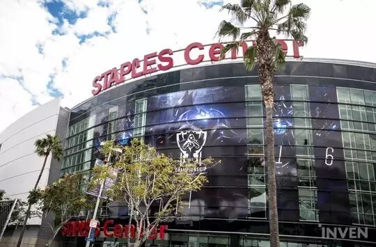 拳头曾在斯台普斯中心举办过《英雄联盟》比赛