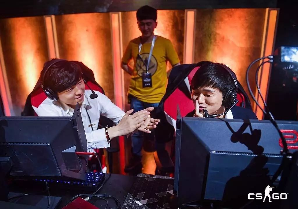 Alex（左）和Sakula（右）