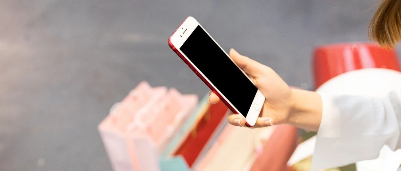 女子发现丈夫“出轨照”，暴怒将其捅伤，捅完发现竟是多年前化了妆的自己...|睡前嘿嘿嘿