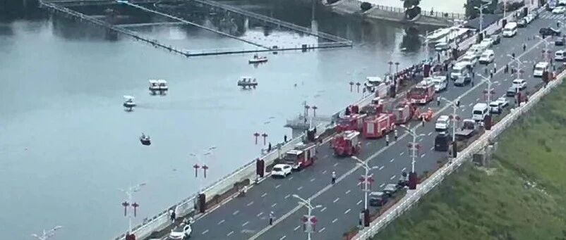 紧急！一大巴车冲进水库，内有高考学生