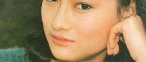 这位影后曾自杀，起死回生后拍了400部电影，现被大家称之为“剧抛脸”