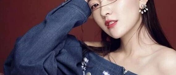 摆脱“恋爱脑”，这位90小花一键开启霸屏之路