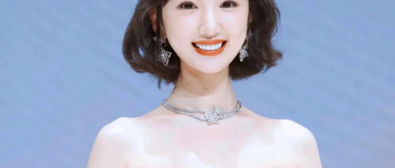 “最可爱钟灵”被父亲索要500亿，在演艺圈单打独斗的她终于要熬出头了！