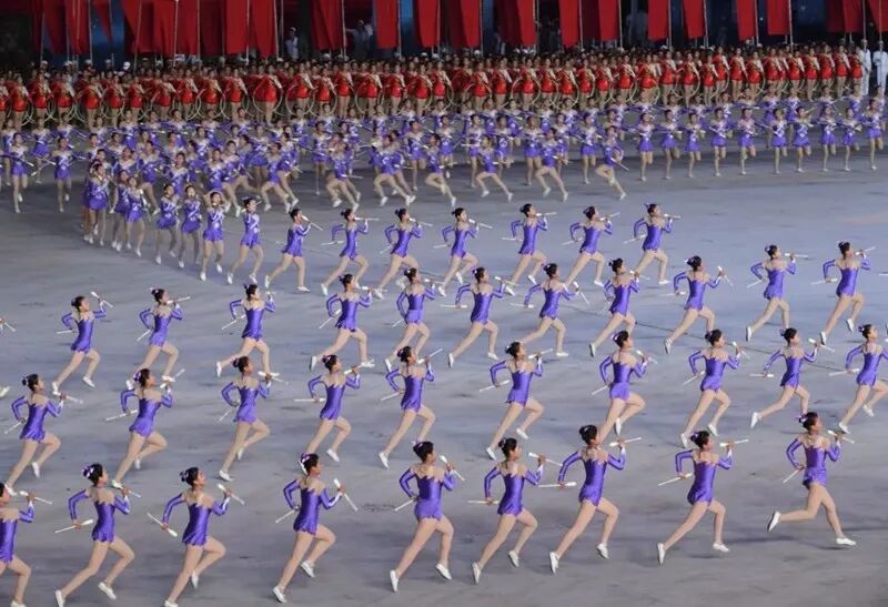 震撼人心的一场晚会——战无不胜的社会主义！