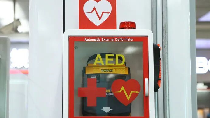 除颤仪什么时候用正确使用自动体外除颤仪，及时挽救更多人的生命！_https://www.jmylbn.com_新闻资讯_第1张