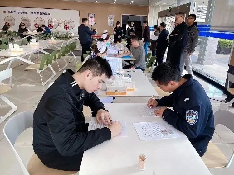 献血屋怎么开无偿献血“五进”开新篇——“第六”进社会组织_https://www.jmylbn.com_新闻资讯_第10张