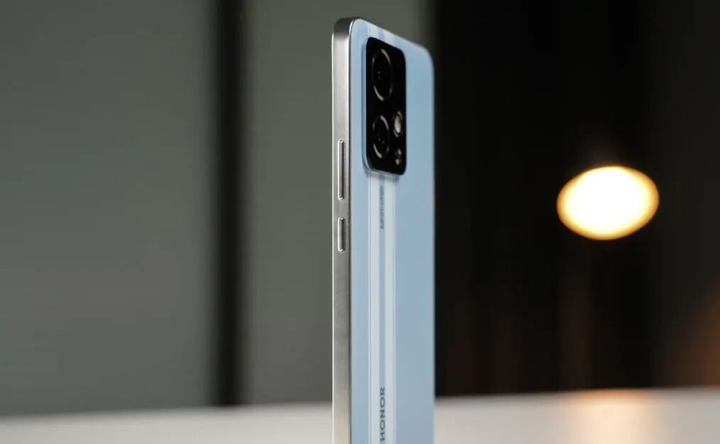 千元手机哪款好？目前性价比排名前五手机推荐，口碑公认