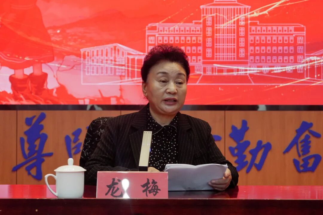 【弘扬蒙古马精神】草原英雄映初心 铁院师生共奋进——龙梅玉荣先进