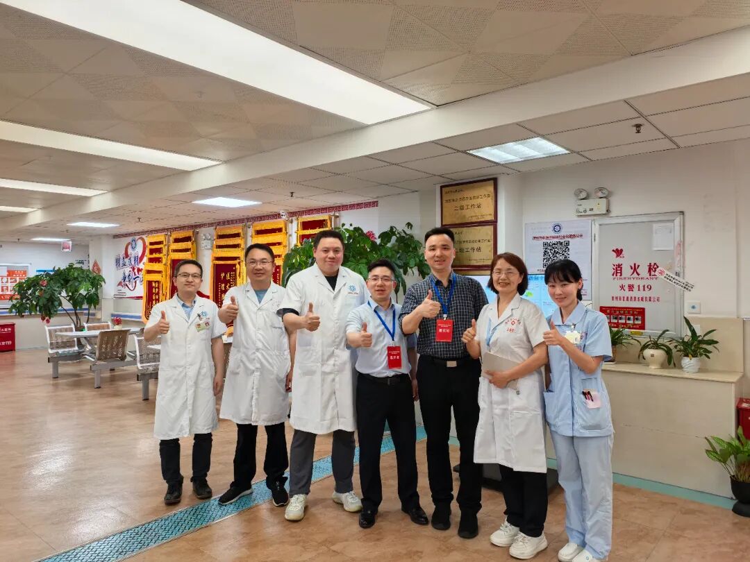 外三科合照（丁鹏鹏、刘超）.jpg