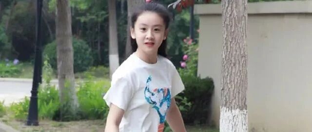 “富养”王诗龄撞上“放养”森碟，引万人争议：7年后的差距有多大？