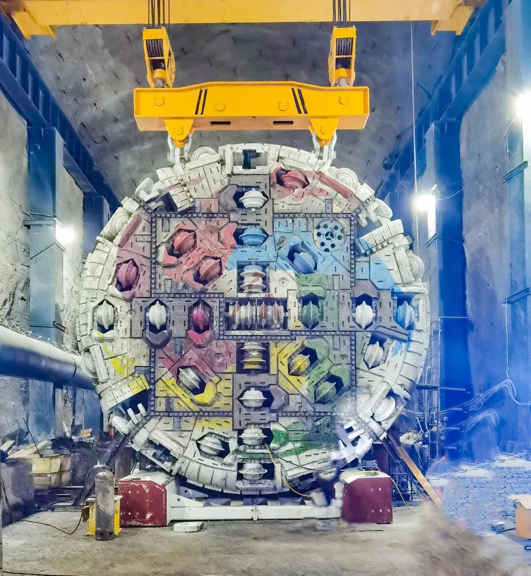 矿用超小转弯半径TBM“贵能二号”顺利始发