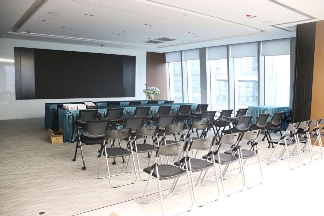 Large conference room.jpg