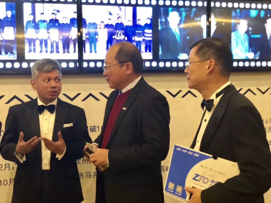 马中建交45周年庆祝晚宴北京举行，长青白镜亮获《杰出在华马来西亚人》