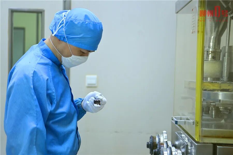 BE药片治什么作用450万片！柳产布洛芬片来了，小小药片竟是这样“炼成”的……_https://www.jmylbn.com_新闻资讯_第3张