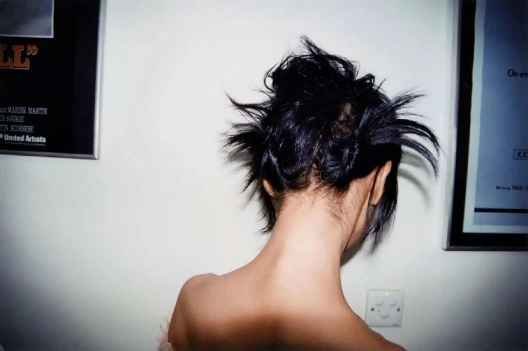 今天女主角就是人见人爱的"周公子"周迅旅拍菌超级喜欢她身上那种自在