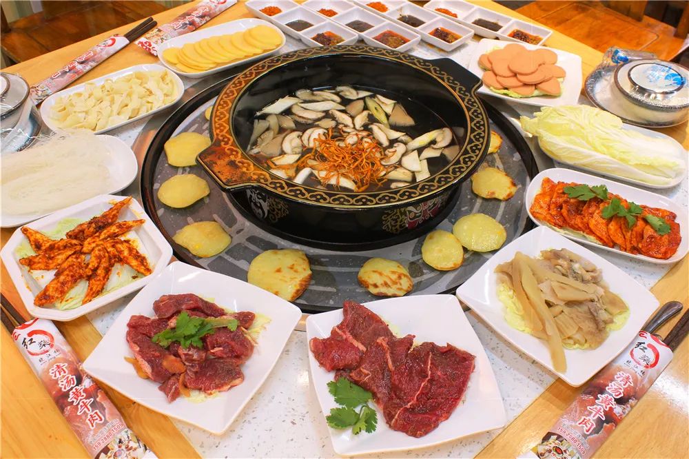 【連鎖品牌|老少皆宜|紅燊曉江楠清湯黃牛肉】88元享門市價244元清湯黃牛肉套餐!一鍵帶你開啟邊烤邊涮新吃法!