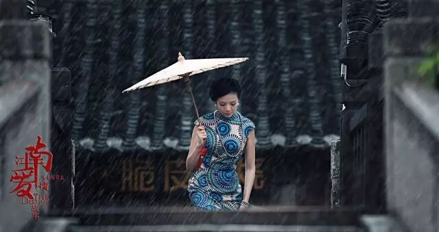 唯美诗朗诵戴望舒雨巷