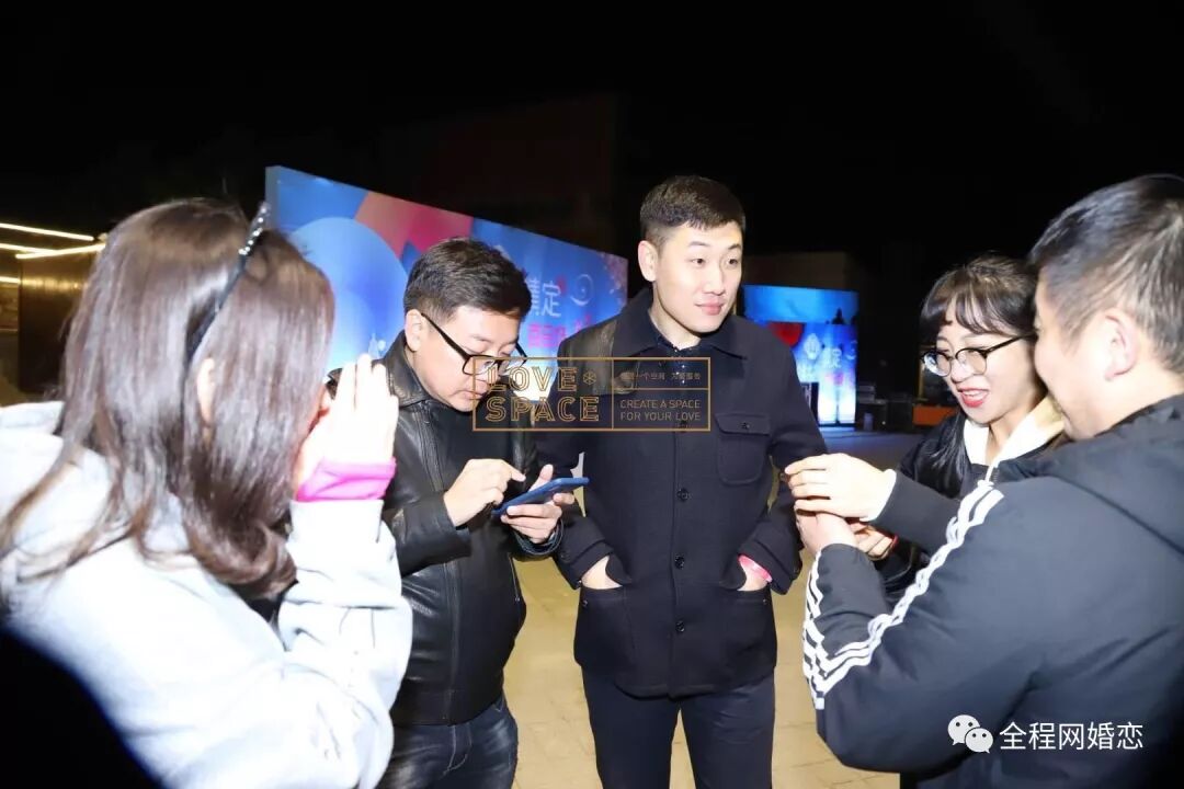 抖音很火的百合情侣_抖音比较火的百合情侣_百合接吻抖音版