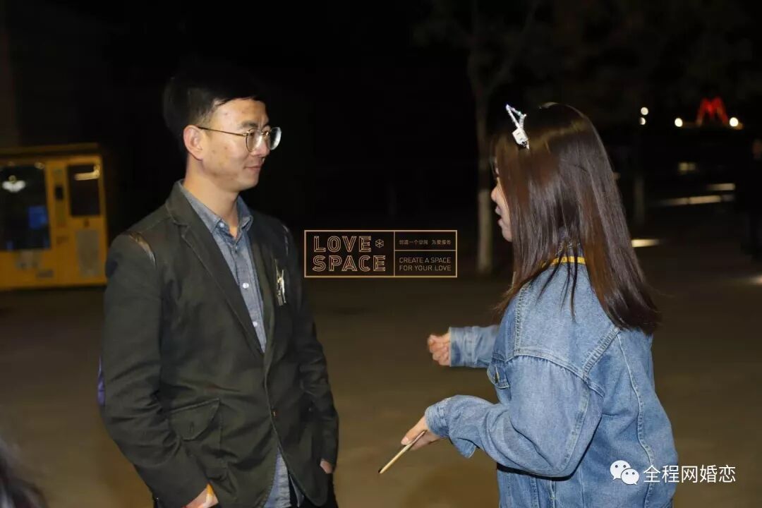 抖音很火的百合情侣_抖音比较火的百合情侣_百合接吻抖音版