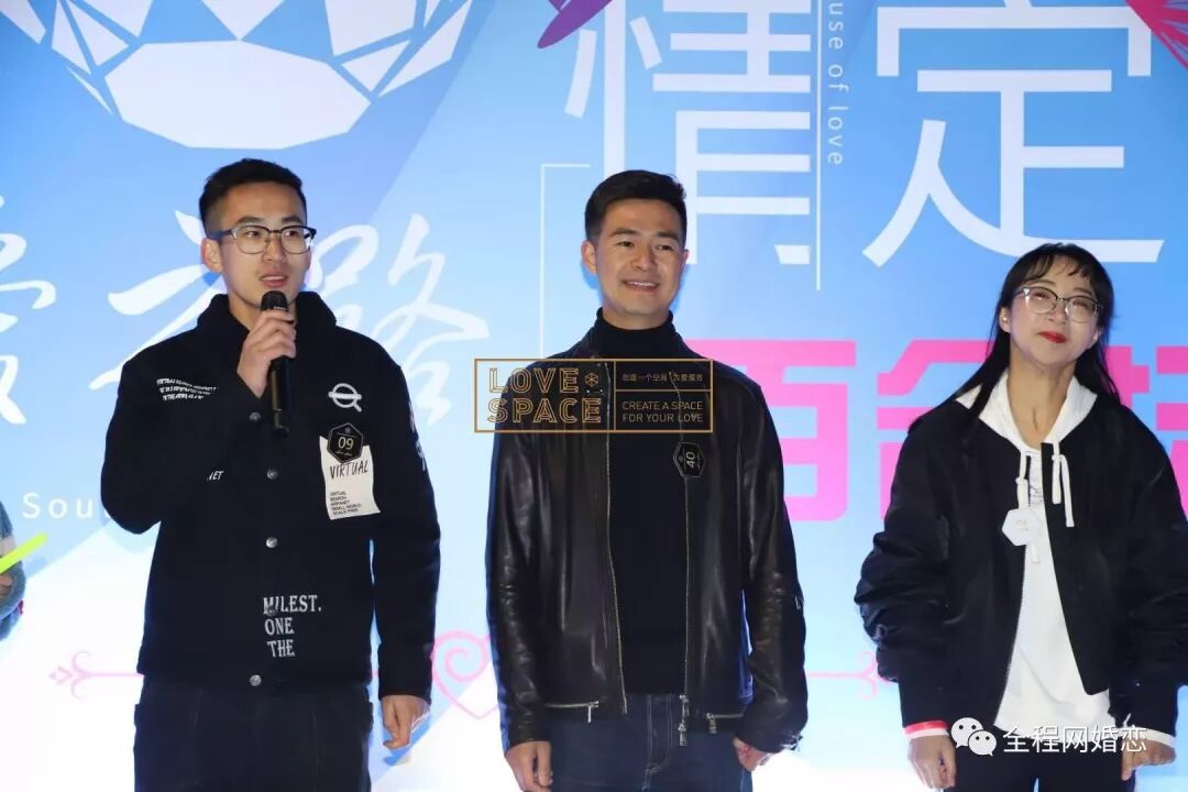 抖音比较火的百合情侣_百合接吻抖音版_抖音很火的百合情侣