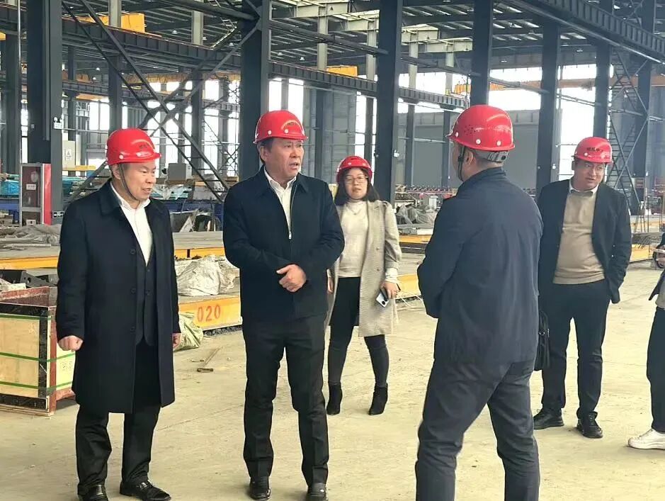 上饶市政府党组成员,副市长李茂荣一行莅临中大建设考察指导 - 中大