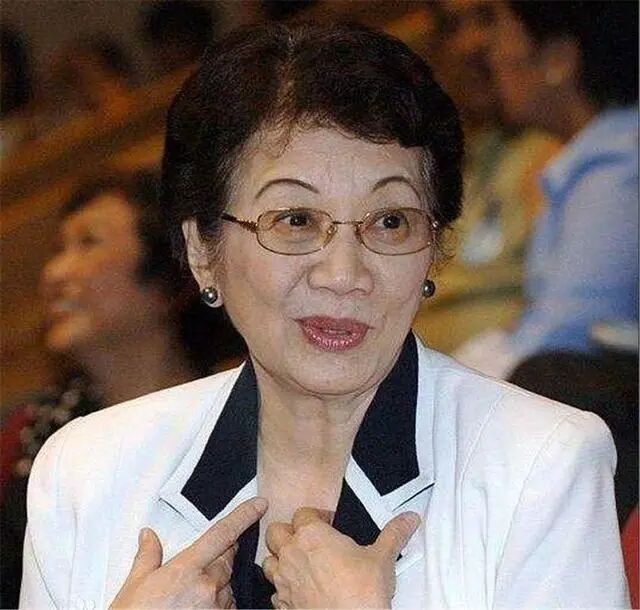 出生在菲律宾的阿基诺夫人,其实祖籍在中国福建.