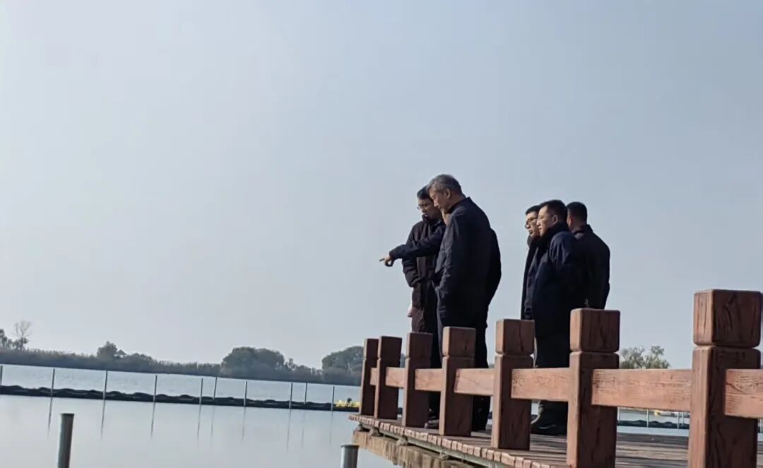 省巢湖管理局联合生态环境部长江局监测中心调研巢湖底泥洗脱生境改善试验项目