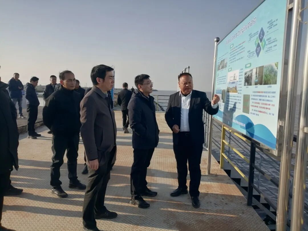 荆州市委副书记、市长李迎伟调研洪湖底泥洗脱生态修复试验项目