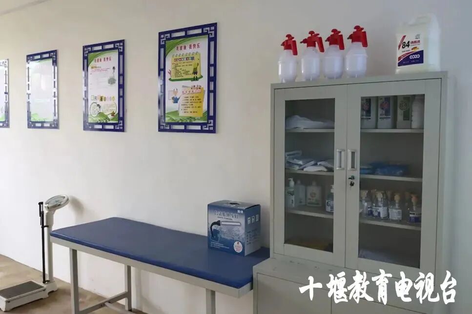 学校校医室怎么配置十堰五部门联合发文：中小学校(托幼机构)必须配备，必须设立！_https://www.jmylbn.com_新闻资讯_第4张