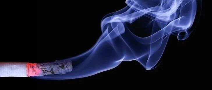 经常吸烟的人，身体出现4个迹象，再不戒烟，肺癌就快要找上门来了