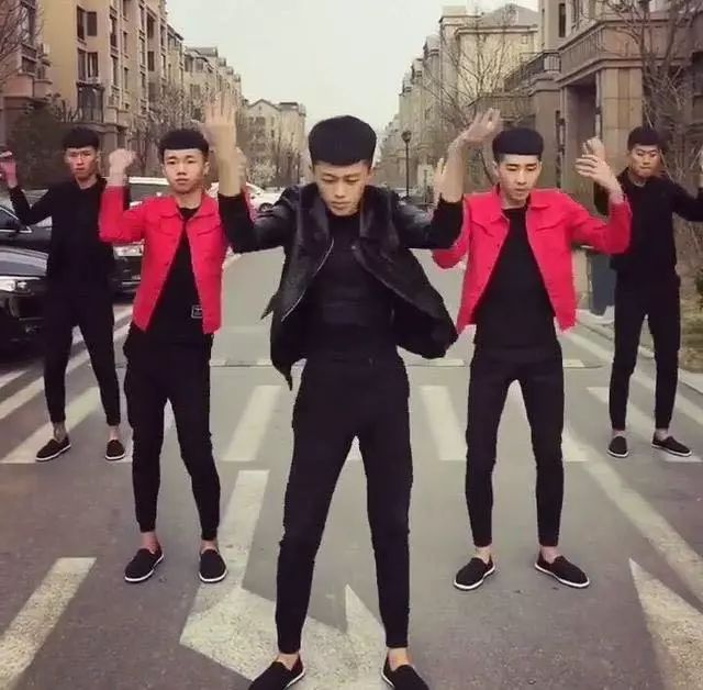 牌牌琦为什么被全网封