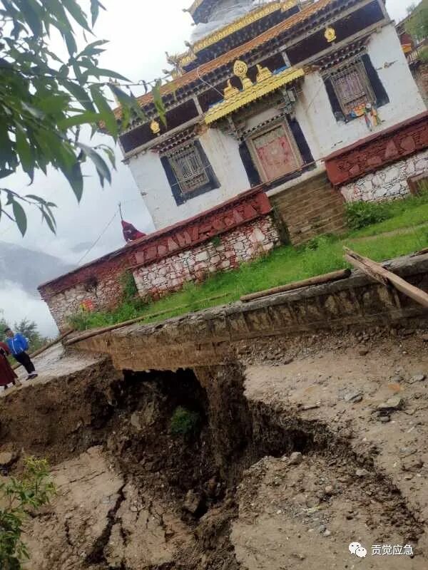 贡觉县民宗局深入台西寺开展山体垮方抗灾救灾工作