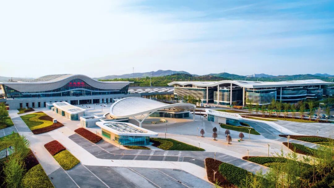 胶州湾跨海大桥将新区与青岛主城连成一体青岛西站开通运行3200公里