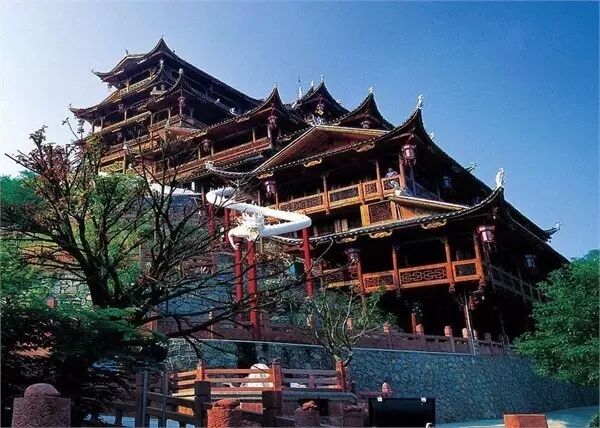 长沙市区到岳麓山多远_宜宾市区到蜀南竹海有多远_长沙市区到凤凰古城有多远