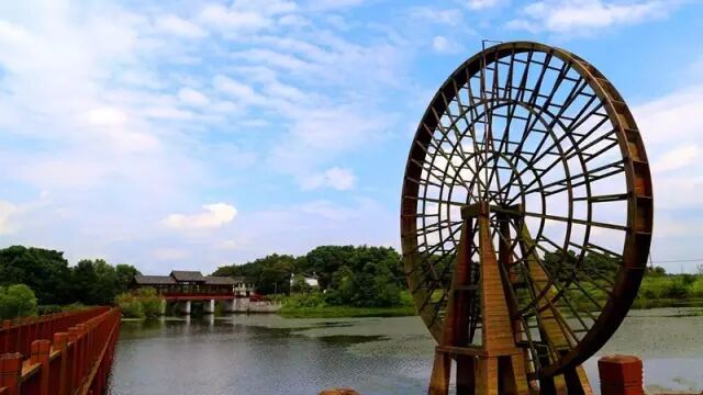 长沙市区到岳麓山多远_宜宾市区到蜀南竹海有多远_长沙市区到凤凰古城有多远