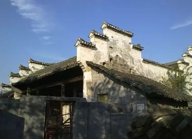 长沙市区到凤凰古城有多远_长沙市区到岳麓山多远_宜宾市区到蜀南竹海有多远