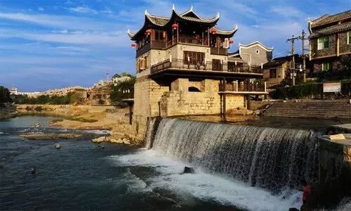 长沙市区到岳麓山多远_长沙市区到凤凰古城有多远_宜宾市区到蜀南竹海有多远